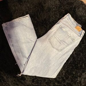 American Eagle women’s jeans